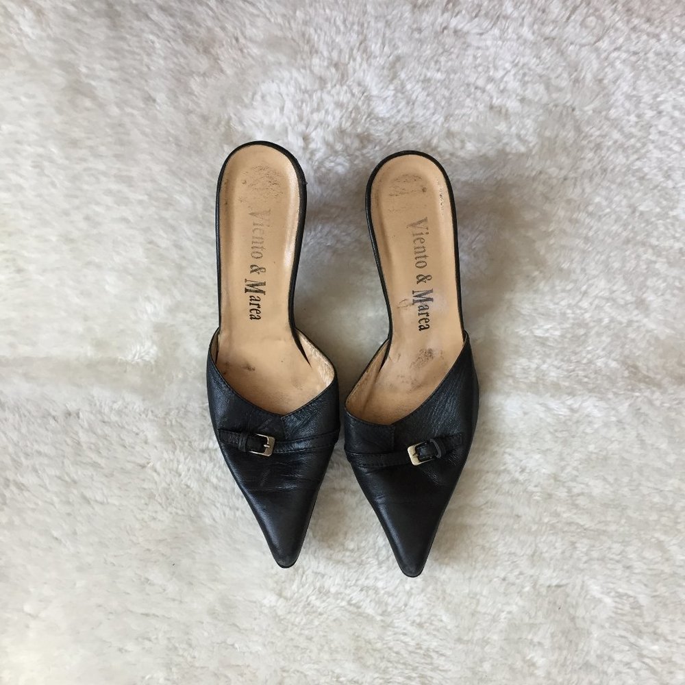 Viento & Marea Black Leather Mules